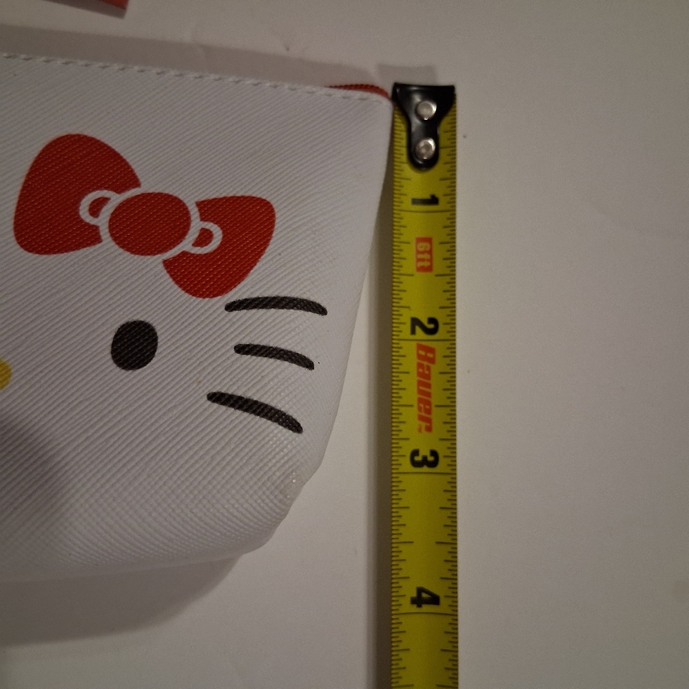 Hello Kitty Mini Coin Purse - Picture 9 of 9